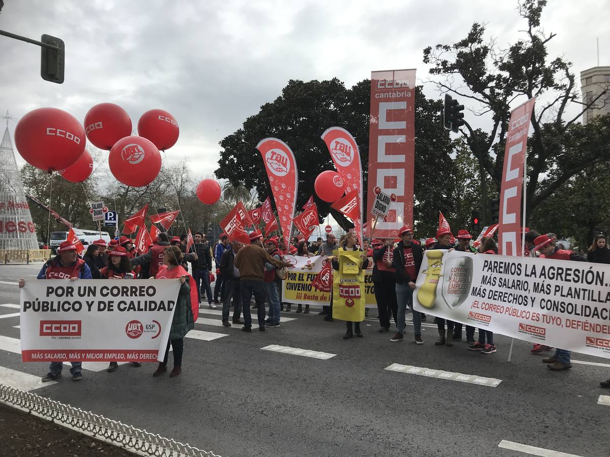 Fotos: Protesta de los trabajadores de Correos