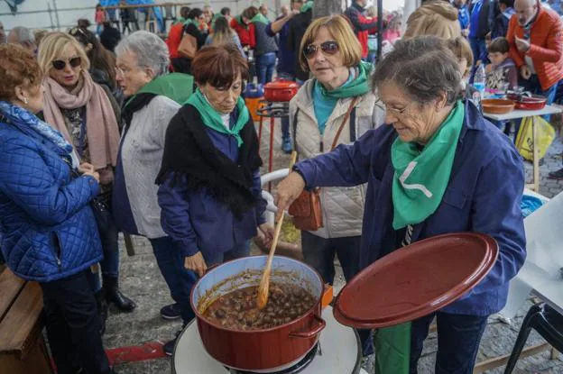 Ocho cuadrillas de participaron en el concurso gastronómico. 