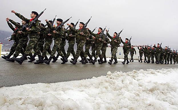 El abandono de destino y los actos contra el patrimonio, los delitos con más condenas en las Fuerzas Armadas en 2017