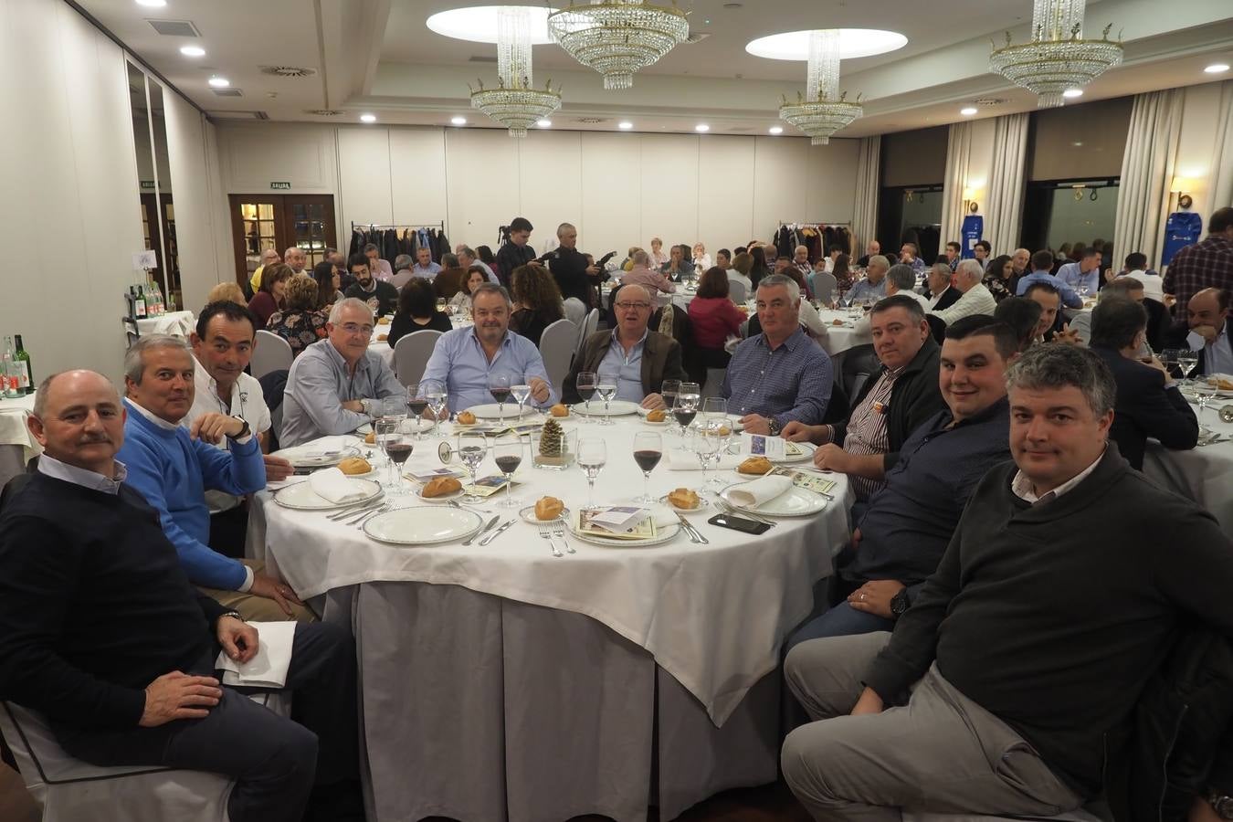 Fotos: Cena de la Peña Bolística Peñacastillo para celebrar una temporada de éxitos