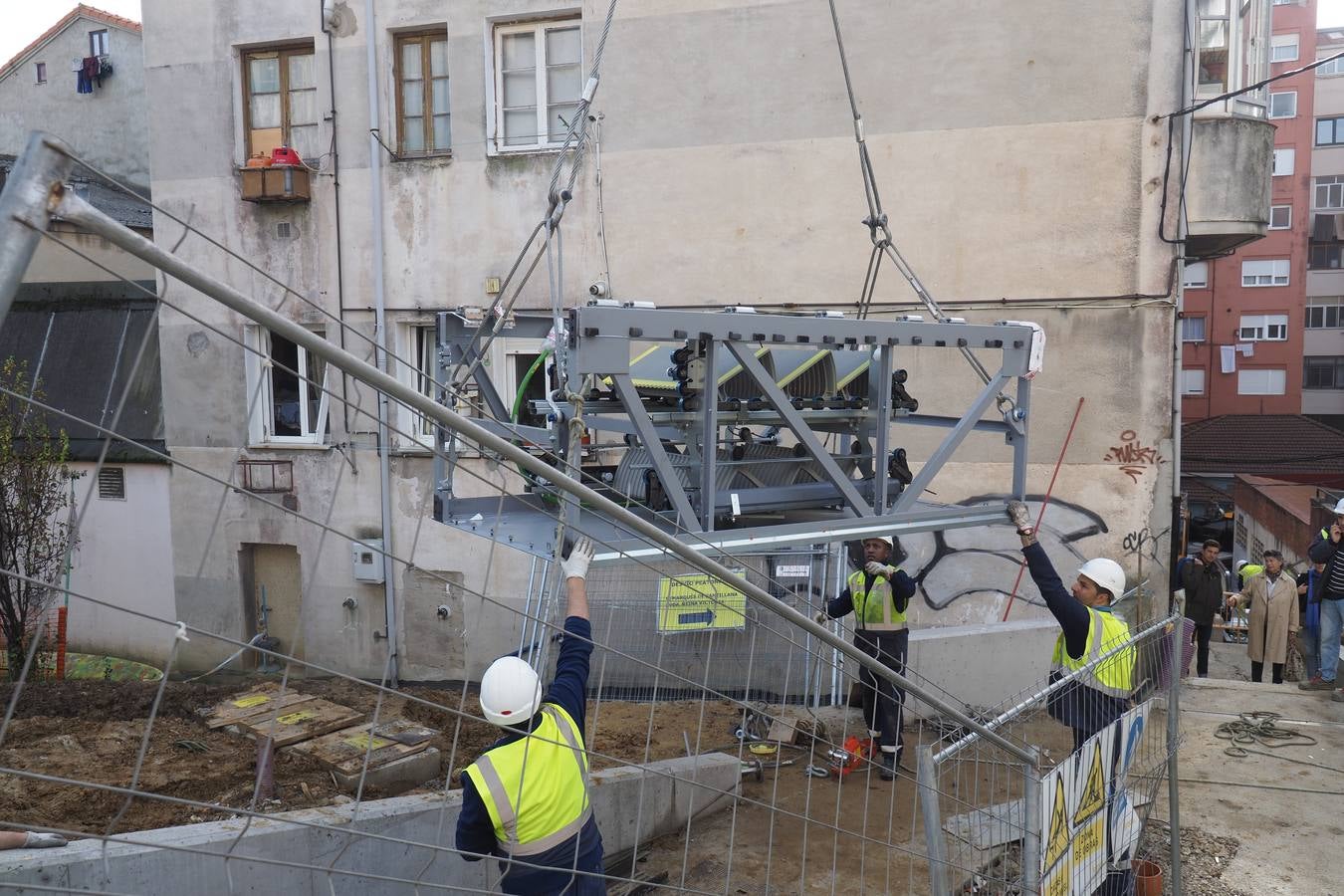 Fotos: Así son las tripas de las escaleras mecánicas del Gurugú