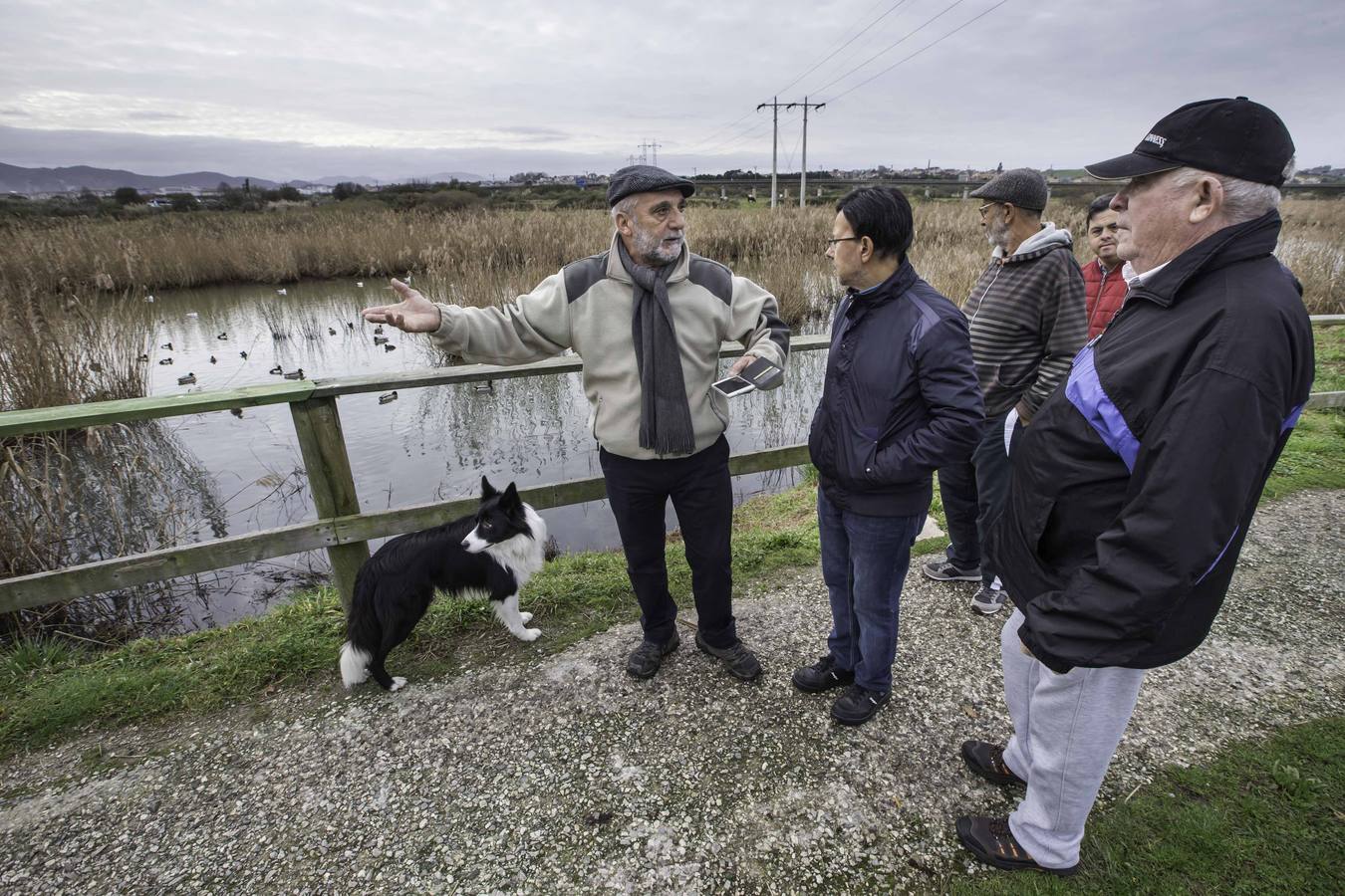 Fotos: Denuncian vertidos incontrolados en la Ría de Raos