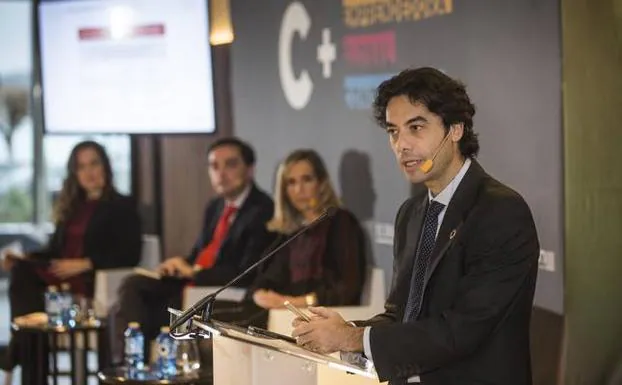 Rodrigo Madrazo, director de Cofides, explicó las ayudas de financiación que concede la entidad para internacionalización 