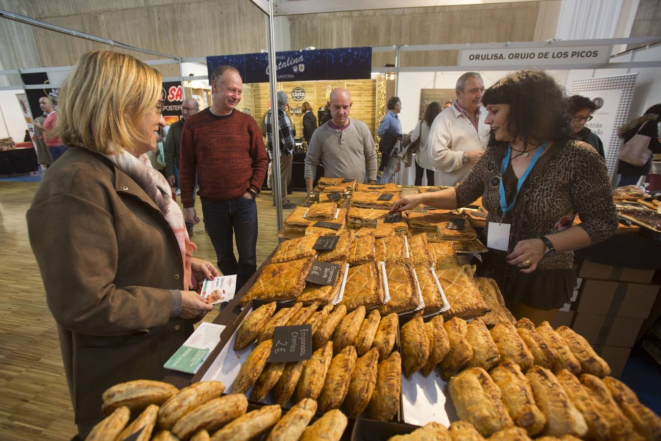 La Feria del Producto de Cantabria vive su segunda jornada en el Palacio de Exposiciones de Santander.