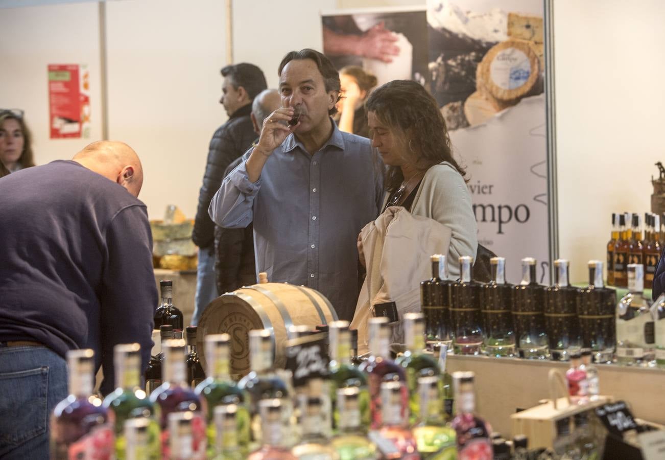 La Feria del Producto de Cantabria vive su segunda jornada en el Palacio de Exposiciones de Santander.