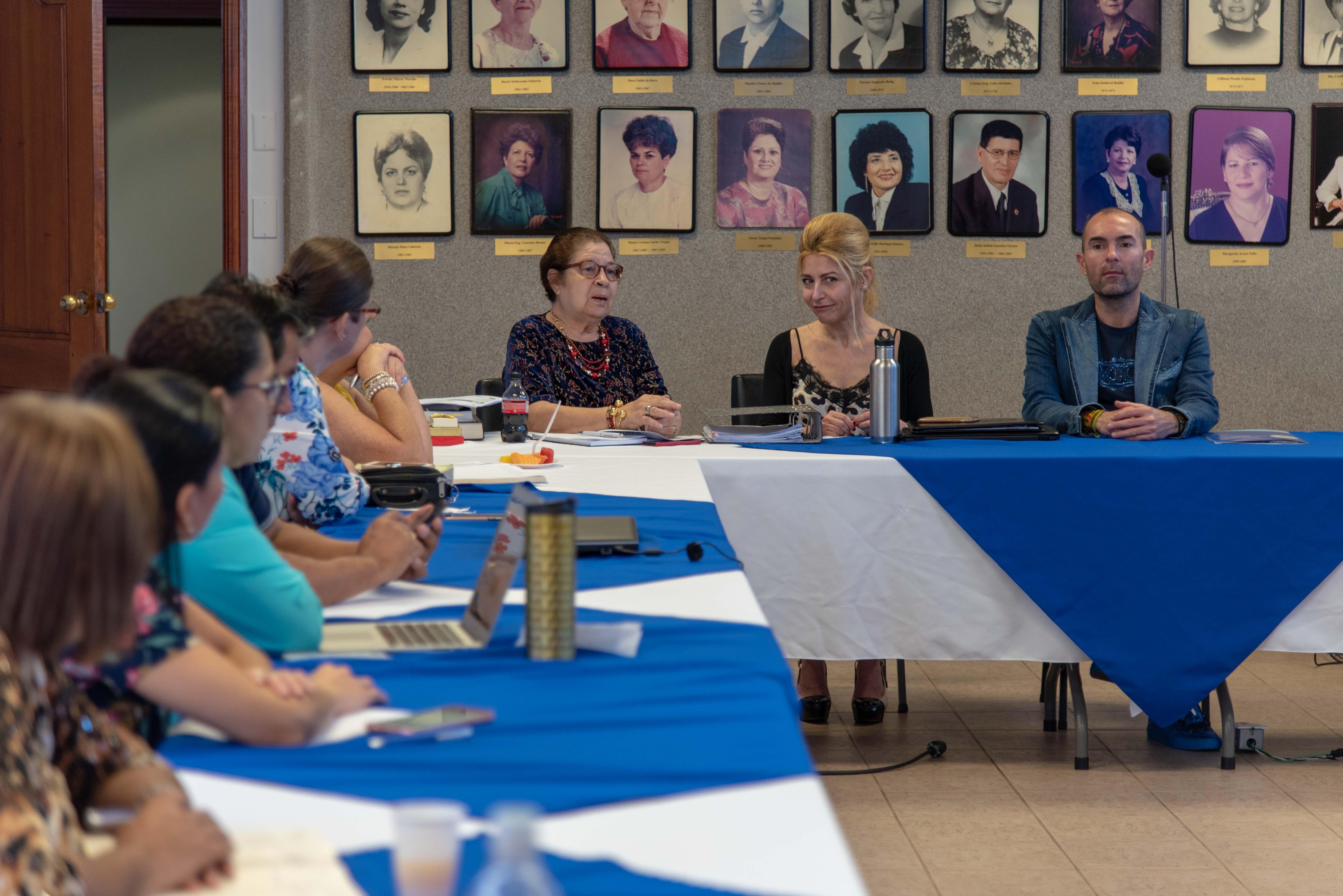 La visita al país centroamericano de los expertos en moda Carmen Zúmel y José Luis Callejo resultó muy fructífera, con diferentes formaciones y planes de colaboración en el futuro