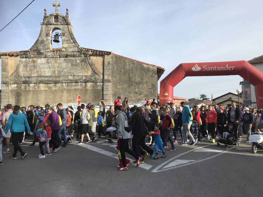 Los vecinos han participado esta mañana en una marcha a favor de la asociación 'Buscando Sonrisas'