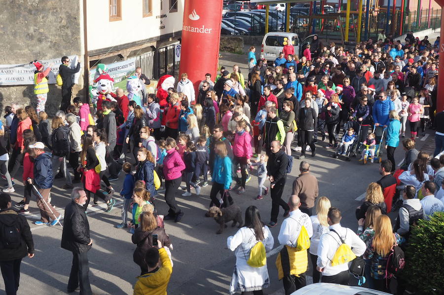 Los vecinos han participado esta mañana en una marcha a favor de la asociación 'Buscando Sonrisas'