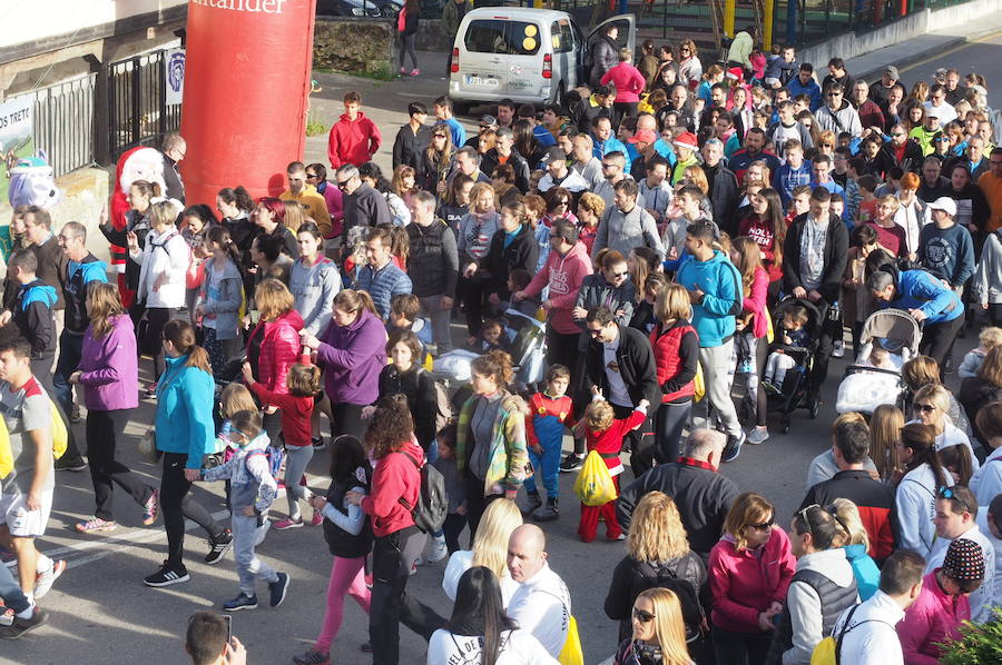 Los vecinos han participado esta mañana en una marcha a favor de la asociación 'Buscando Sonrisas'