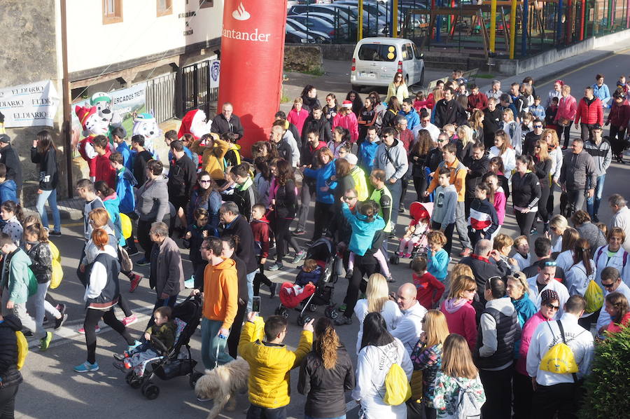 Los vecinos han participado esta mañana en una marcha a favor de la asociación 'Buscando Sonrisas'