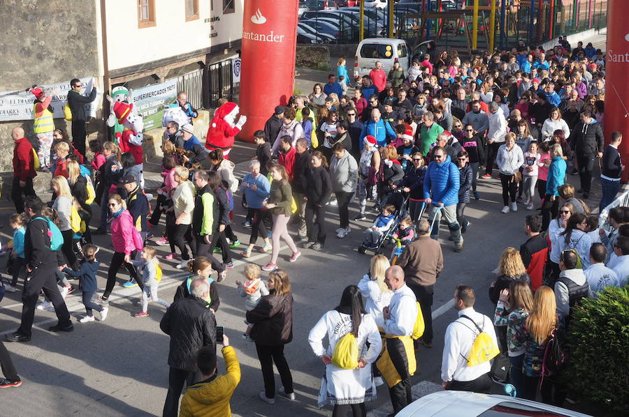 Los vecinos han participado esta mañana en una marcha a favor de la asociación 'Buscando Sonrisas'