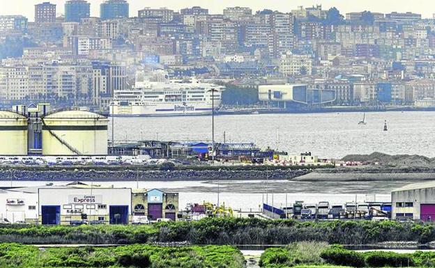 Los trabajos en el Muelle 9 de Raos llevan más de un ño paralizados a la espera de solución. 