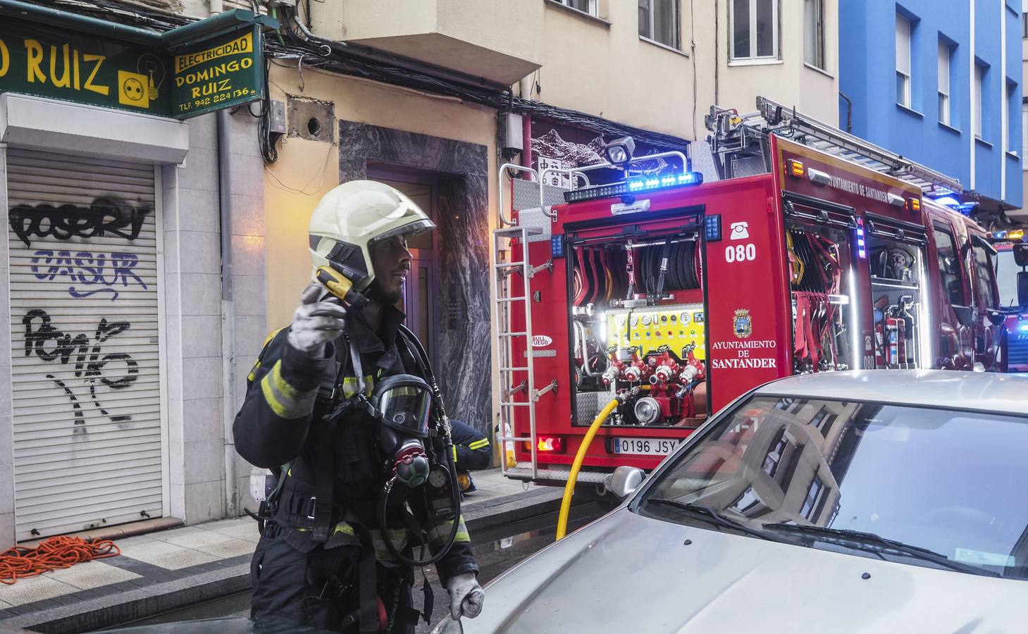 Fotos: Incendio en la cuarta planta de un edificio de la calle Madrid