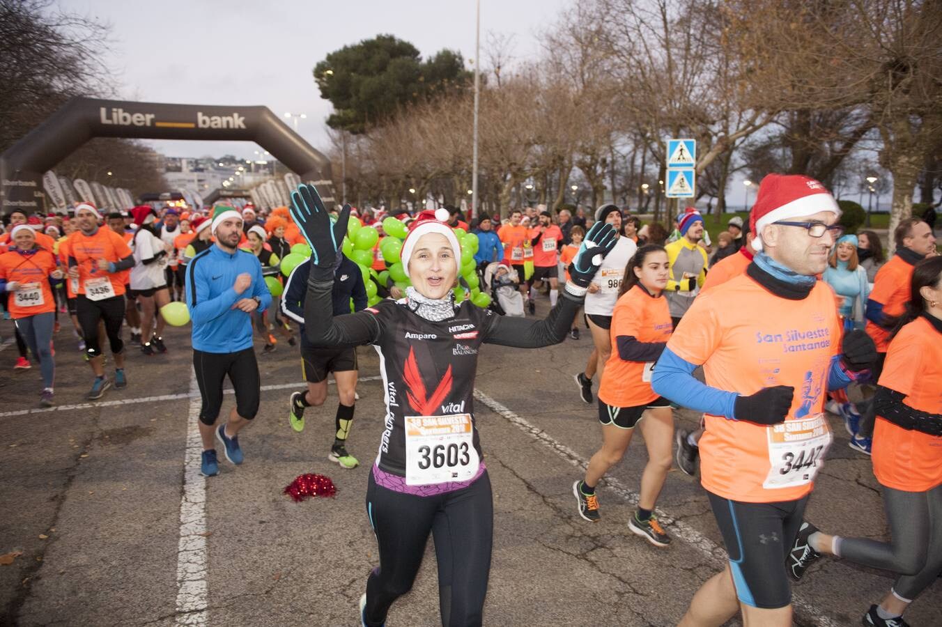 Fotos: 5.208 corredores han tomado la salida en la San Silvestre