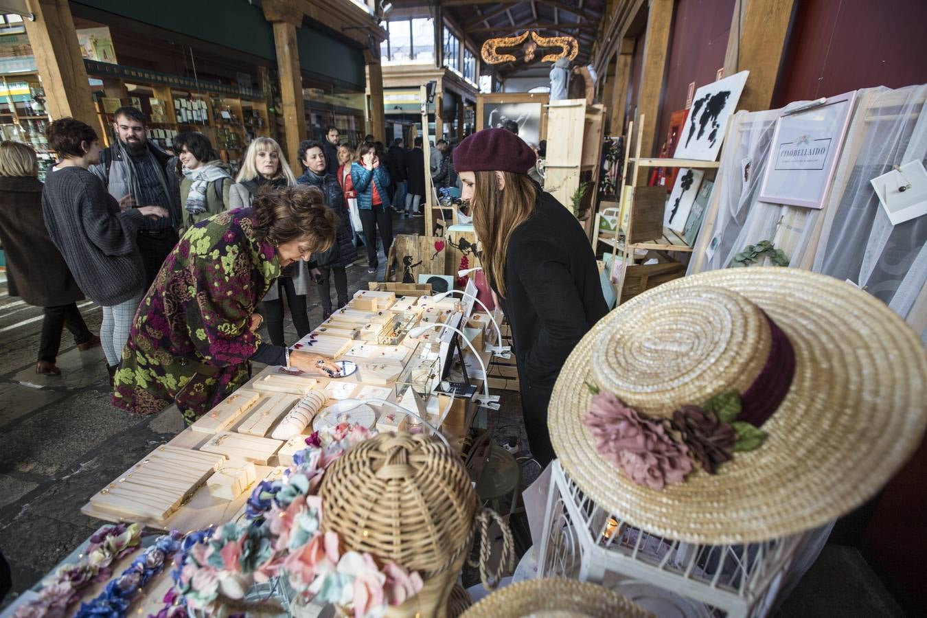 El Mercado del Este se convirtió por un día en escaparate de de prensa y objetos únicos y artesanales