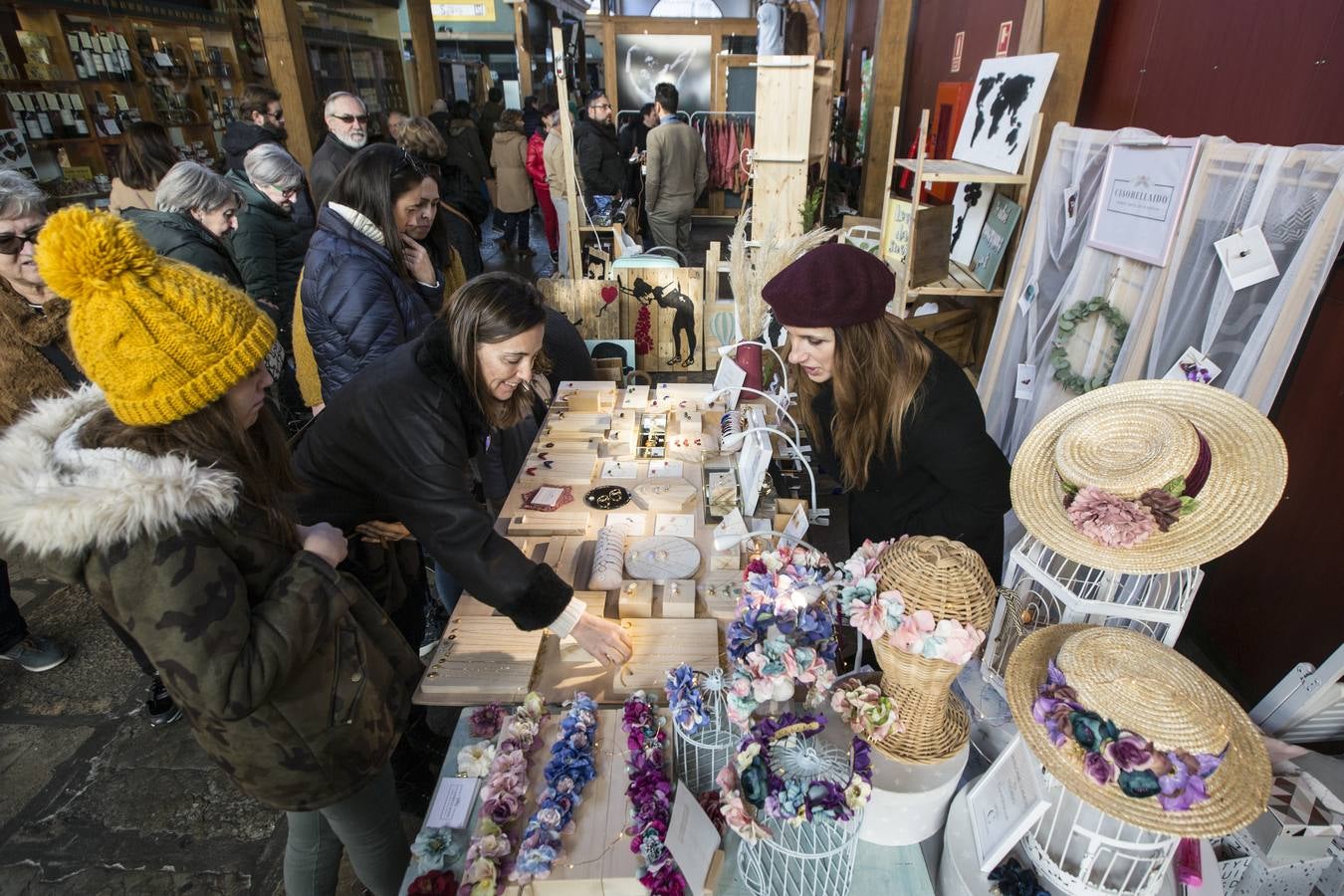 El Mercado del Este se convirtió por un día en escaparate de de prensa y objetos únicos y artesanales