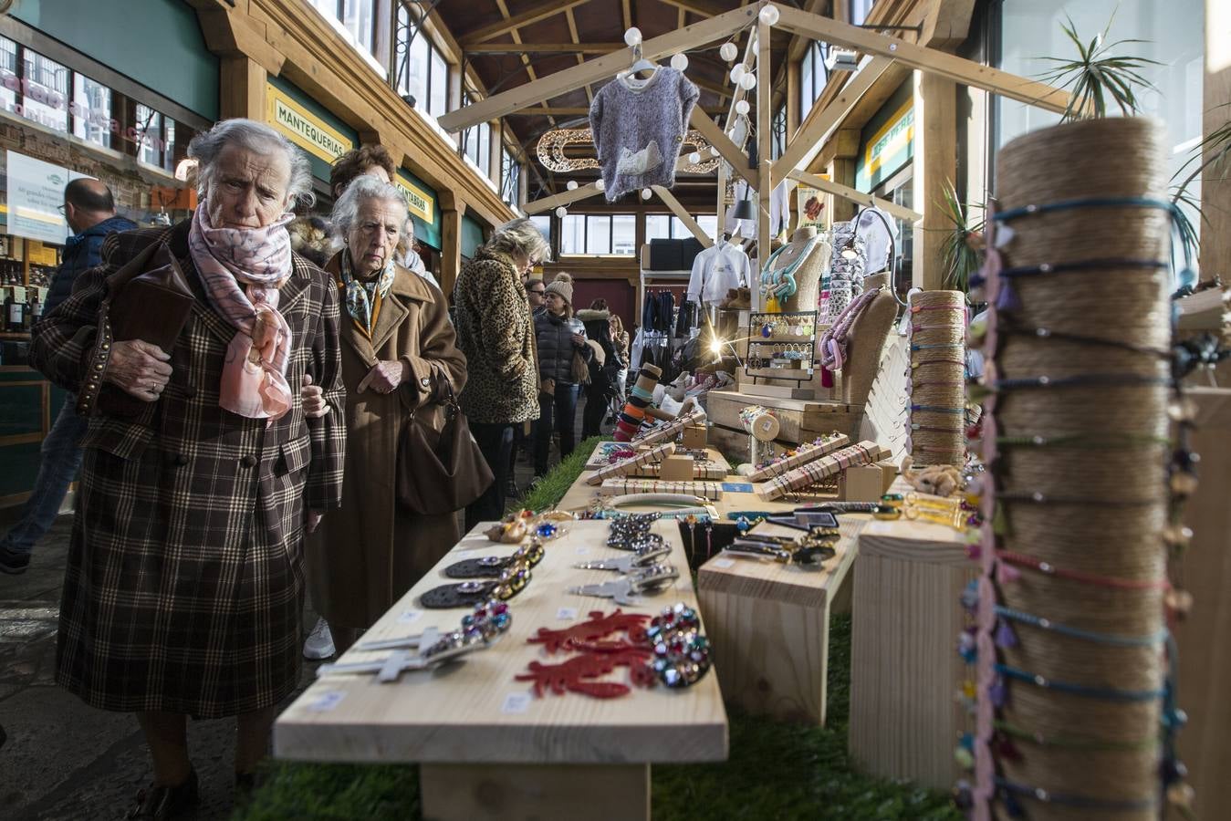 El Mercado del Este se convirtió por un día en escaparate de de prensa y objetos únicos y artesanales