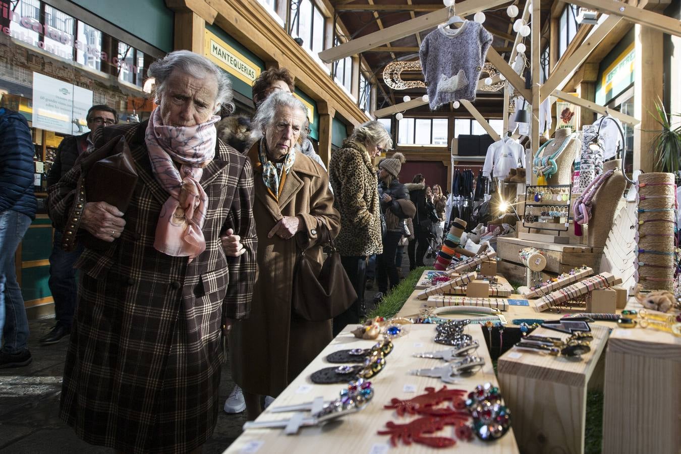 El Mercado del Este se convirtió por un día en escaparate de de prensa y objetos únicos y artesanales