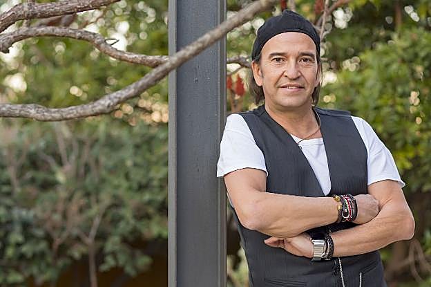 El guitarrista y cantante de Los Secretos, Álvaro Urquijo. 