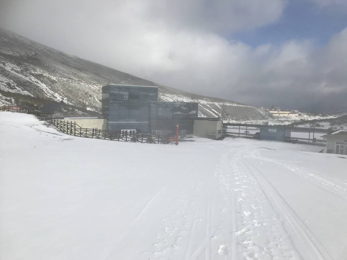 Fotos: La subida a Lunada se tiñe de blanco