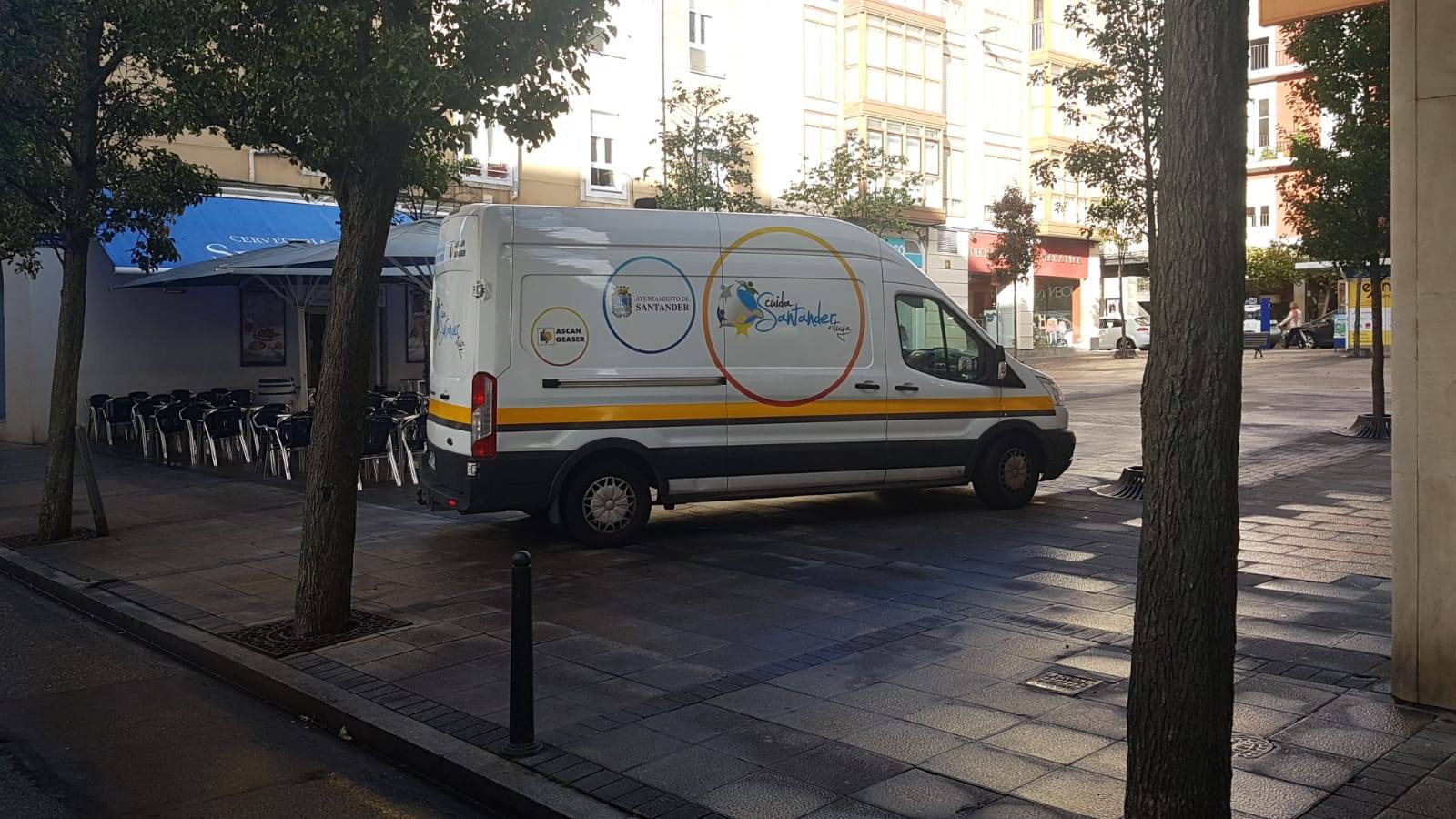 Fotos: Las calles del Ensanche, copadas por los coches