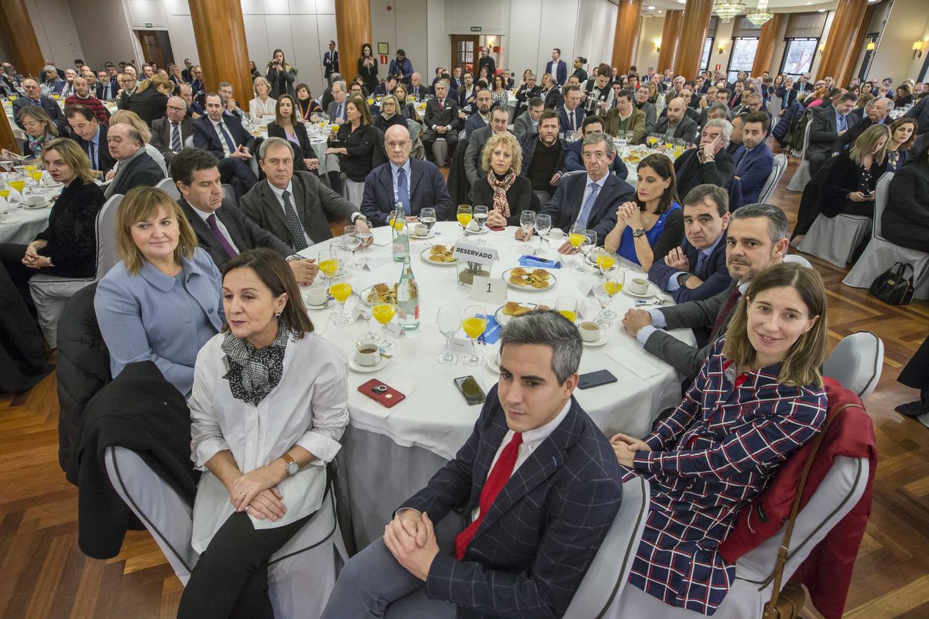 Fotos: Imágenes del Foro Económico de El Diario Montañés, que ha tenido a Revilla como ponente