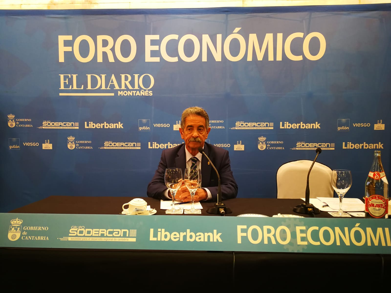 Fotos: Imágenes del Foro Económico de El Diario Montañés, que ha tenido a Revilla como ponente