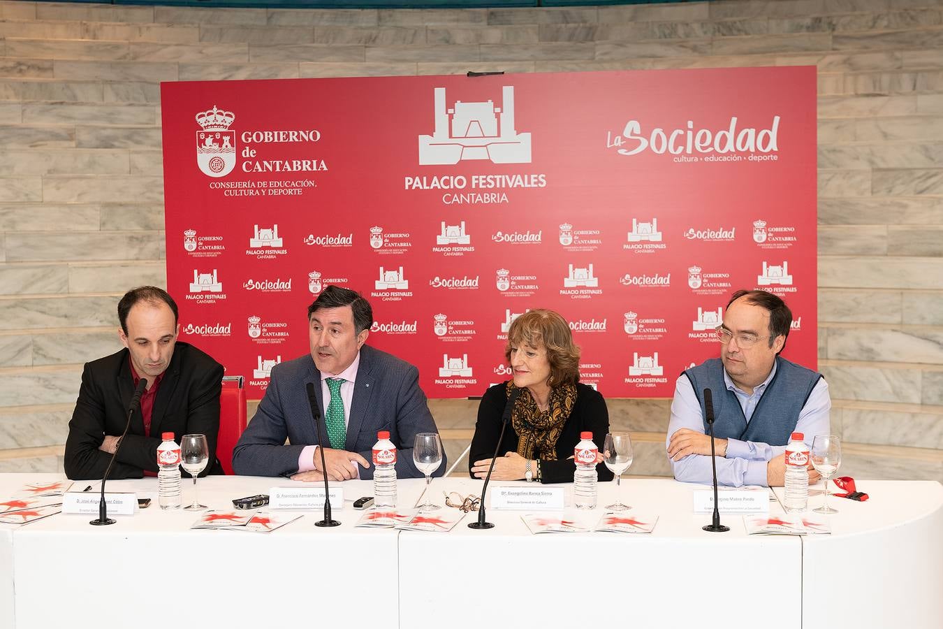 José Ángel López Cobo, Francisco Fernández Mañanes, Eva Ranea y Regino Mateo, durante la presentación.