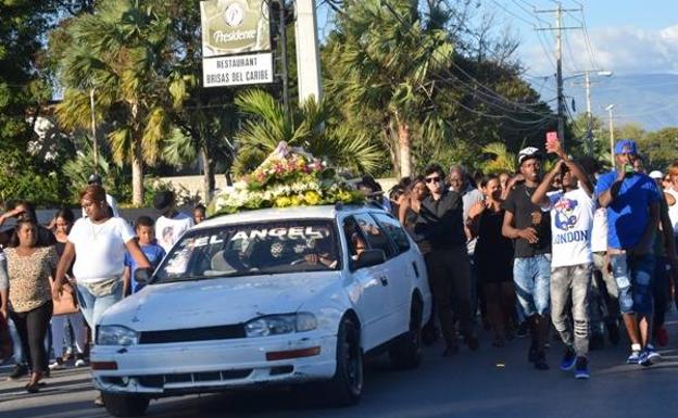 La joven asesinada en Laredo es enterrada en la República Dominicana