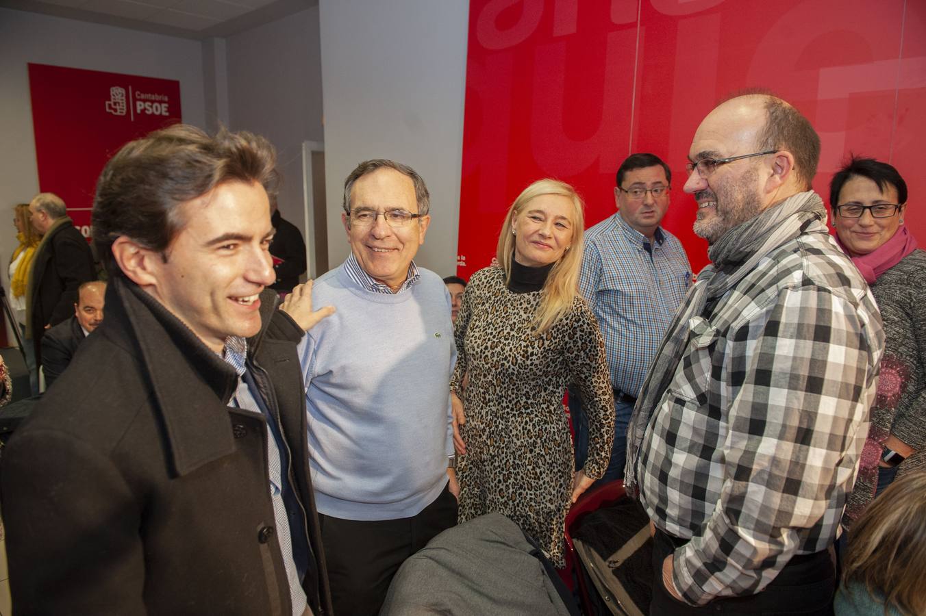 Fotos: Zuloaga arremete contra Revilla ante su comité regional