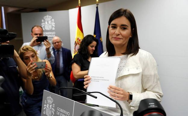 La exministra de Sanidad Carmen Montón participará en Cantabria en un debate sobre el modelo público