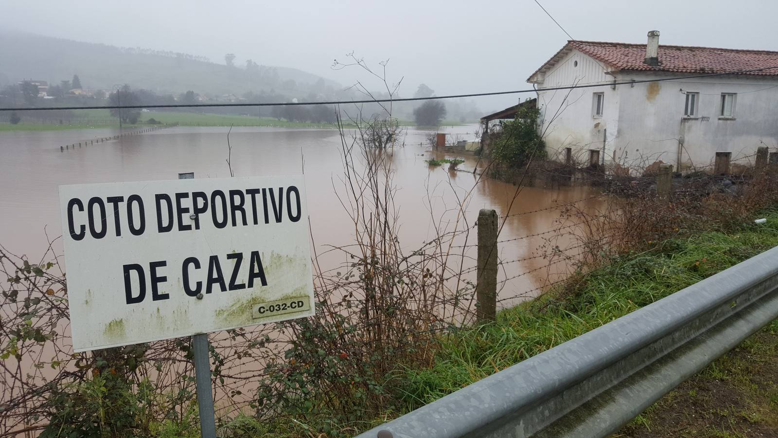 Fotos: Crecida del río Pas a su paso por Salcedo, Vioño y Oruña