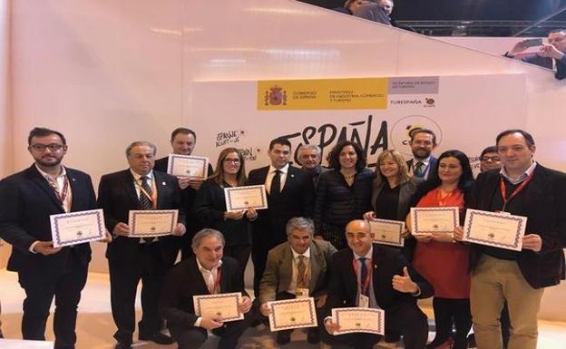 La entrega de las distinciones tuvo lugar en el stand de Turespaña.