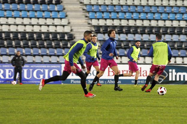  Diego Rozas, Luis Alberto, Cusidor y Bardanca, junto al resto de compañeros del equipo en un entrenamiento.