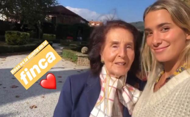 María Pombo con María Rosa Alvear, en un 'selfie' en la Finca San Juan.