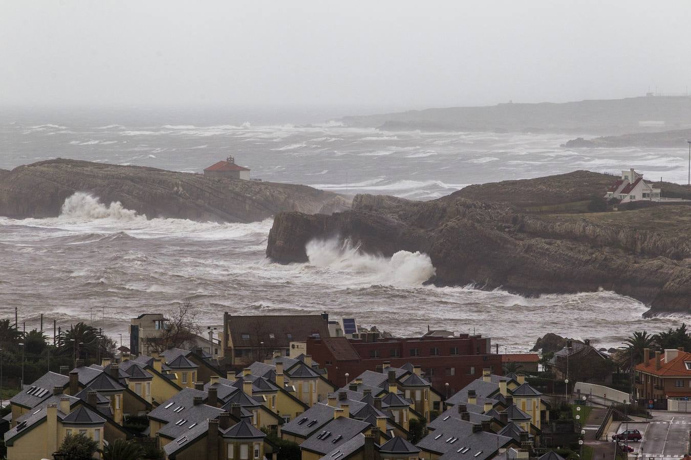 Fotos: La borrasca &#039;Gabriel&#039; deja viento y lluvia en Cantabria