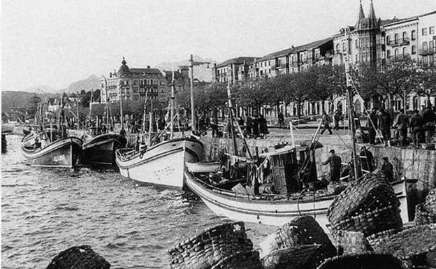 Desembarco de anchoas en el antiguo puerto de Castro Urdiales. 