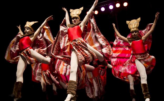 Maratón benéfico organizado por Cantabria Danza, que agrupa a dieciséis academias de la región.