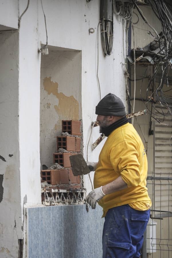 Fotos: El tapiado del edificio incendiado