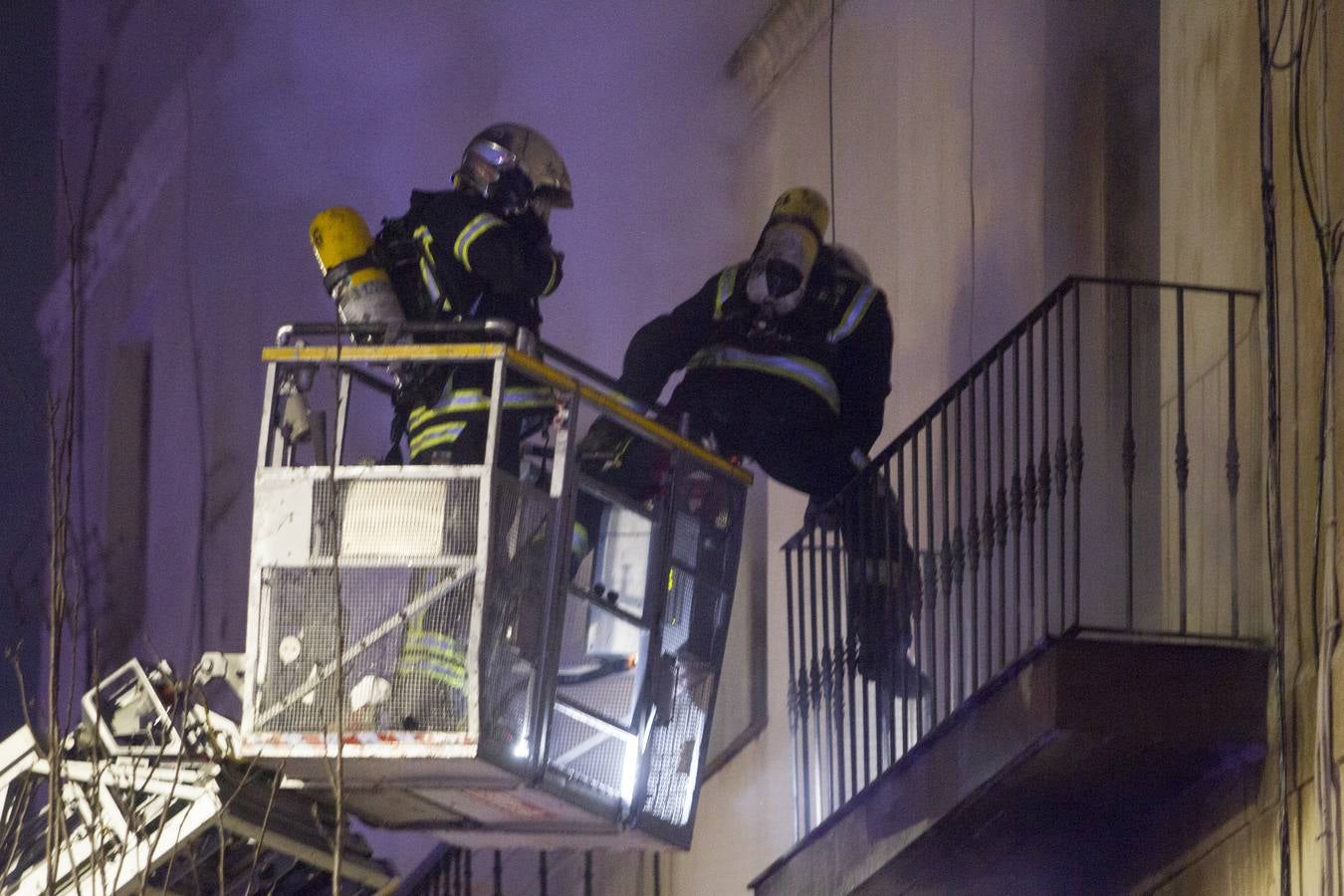 Fotos: La operación de los bomberos para sofocar el incendio