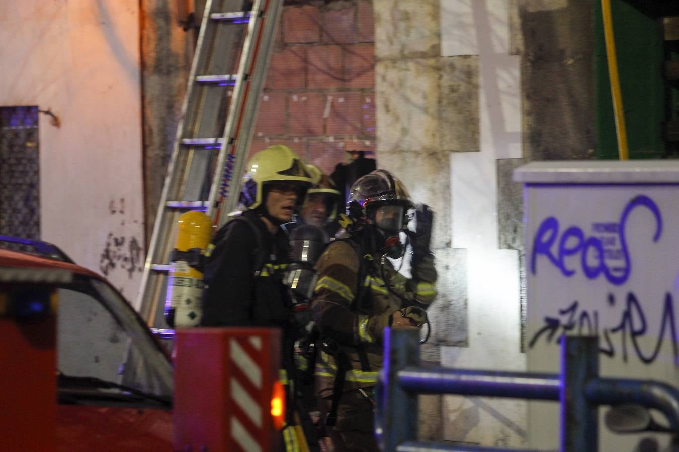 Fotos: La operación de los bomberos para sofocar el incendio