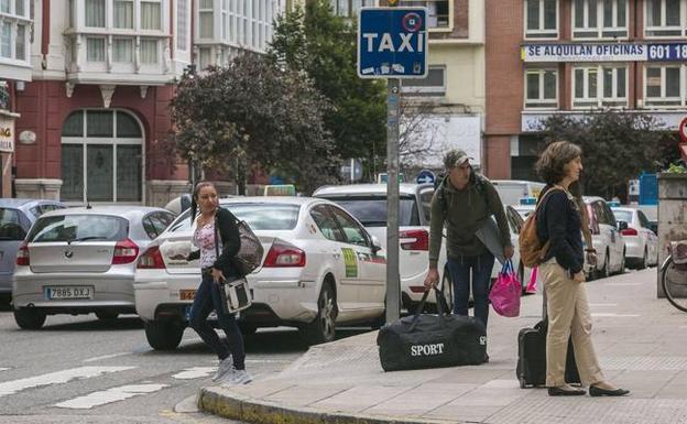 Cantabria sentará a hablar a taxistas y empresas de VTC el próximo día 15 de febrero