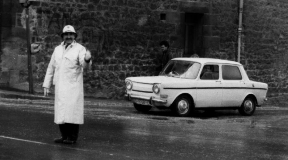 Un día frío y lluvioso, pero ‘Gelín’ siempre dirigía el tráfico con una sonrisa y mucho arte.