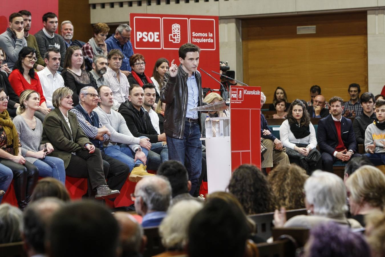 Fotos: Pedro Sánchez presenta a casares como candidato a la alcaldía de Santander