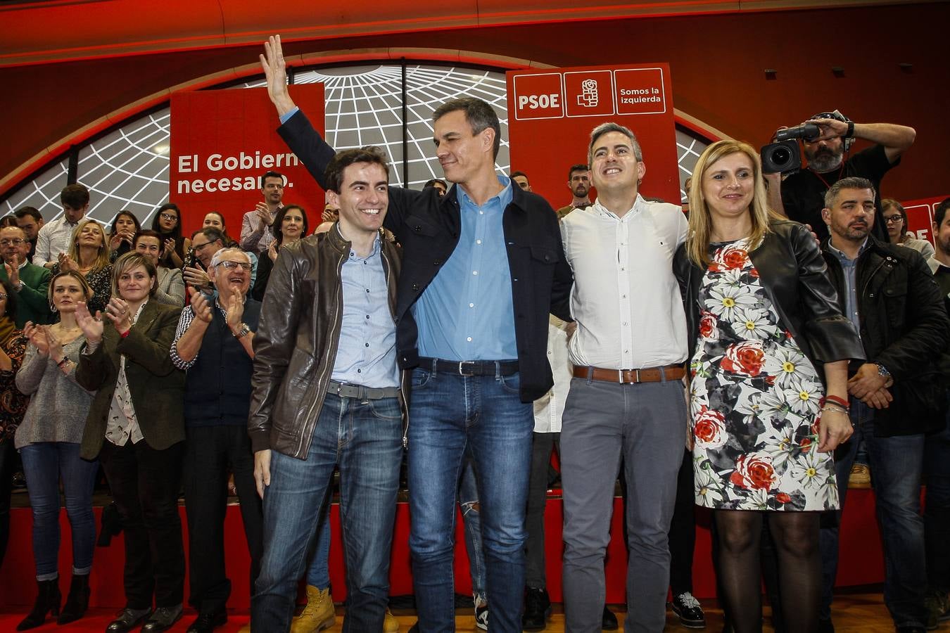 Fotos: Pedro Sánchez presenta a casares como candidato a la alcaldía de Santander