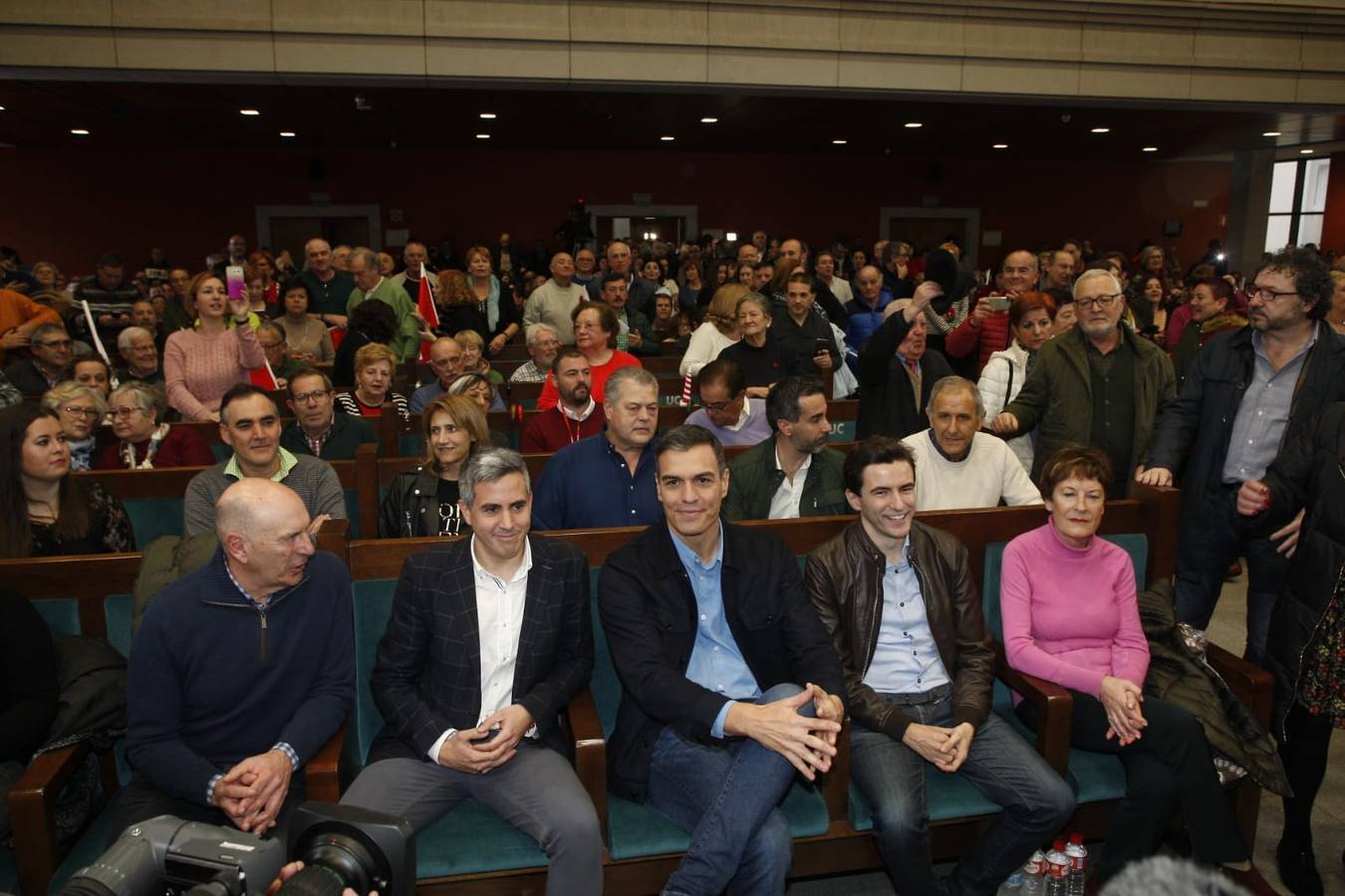 Fotos: Pedro Sánchez presenta a casares como candidato a la alcaldía de Santander