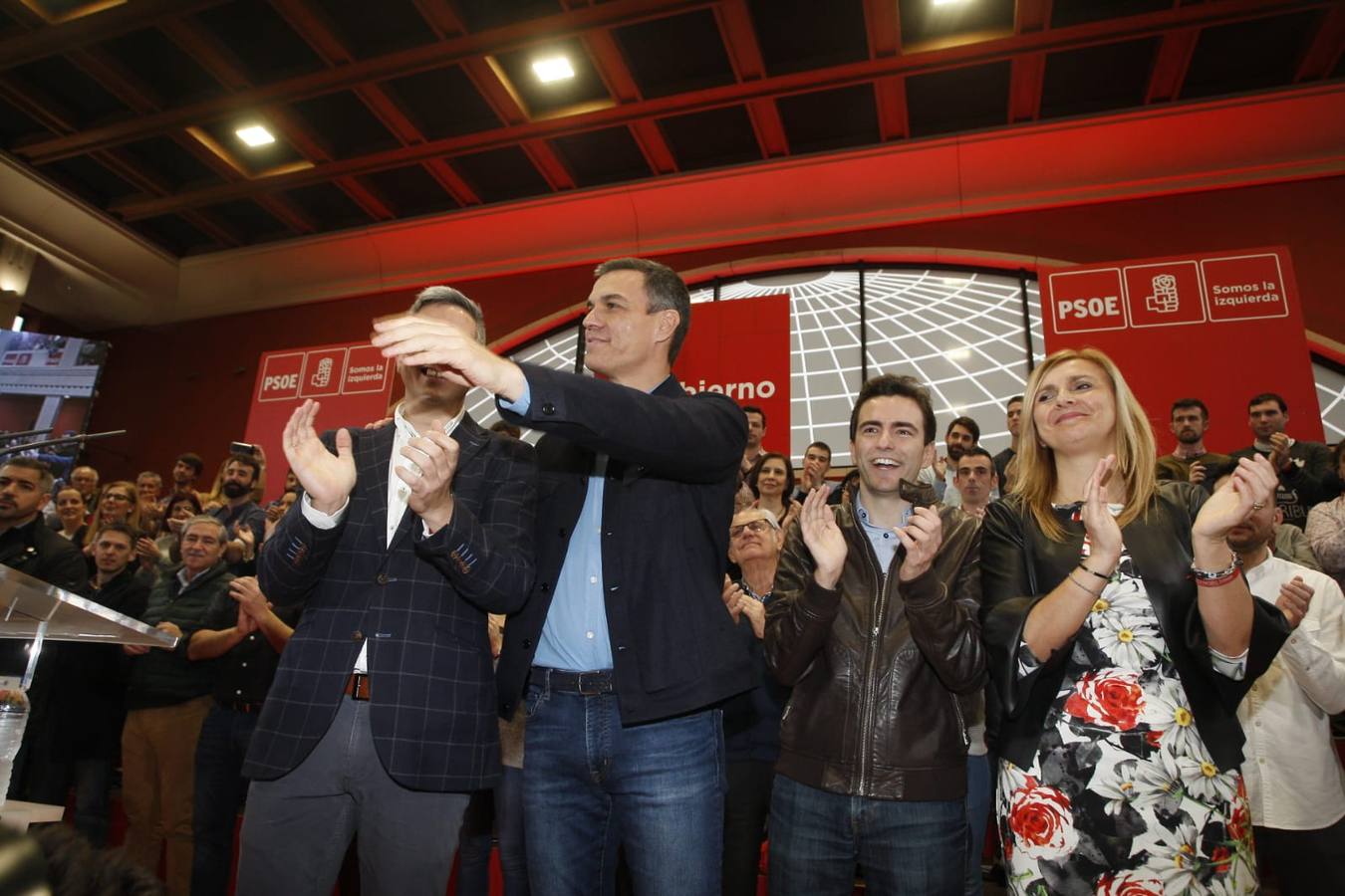 Fotos: Pedro Sánchez presenta a casares como candidato a la alcaldía de Santander