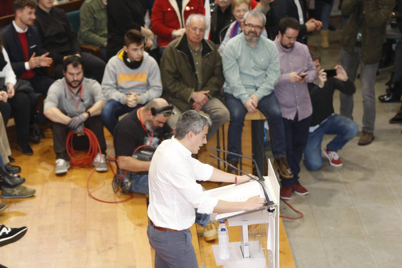 Fotos: Pedro Sánchez presenta a casares como candidato a la alcaldía de Santander