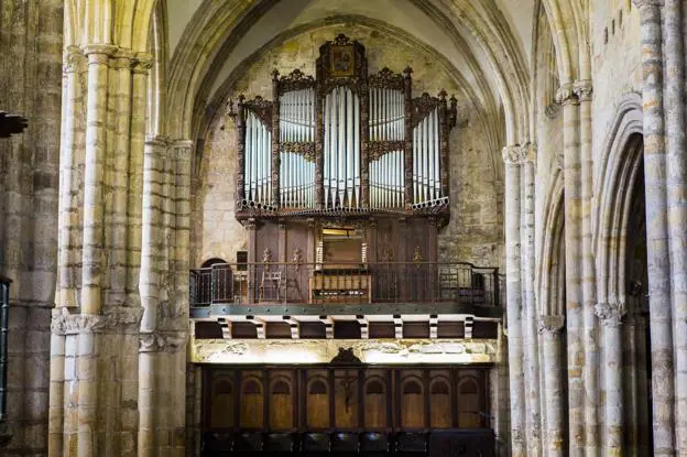 Órgano de tubos de la iglesia de Santa María de La Asunción. :