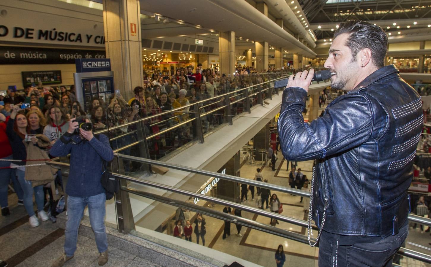 Fotos: El gran recibimiento a Bustamante en Santander